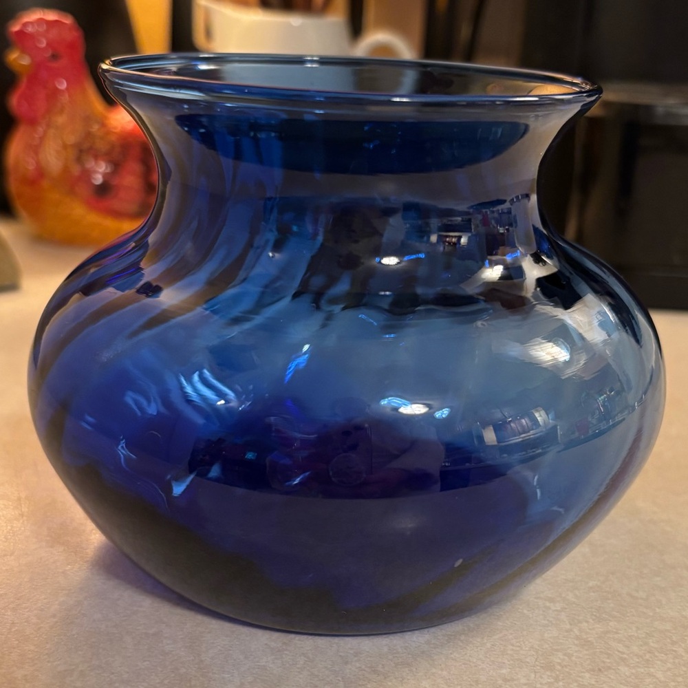Cobalt blue glass short vase.